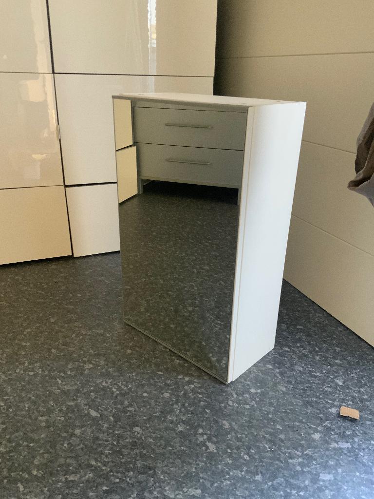 Badkamerkast met spiegel ikea, Ophalen, (Half)hoge kast, Minder dan 50 cm, Gebruikt