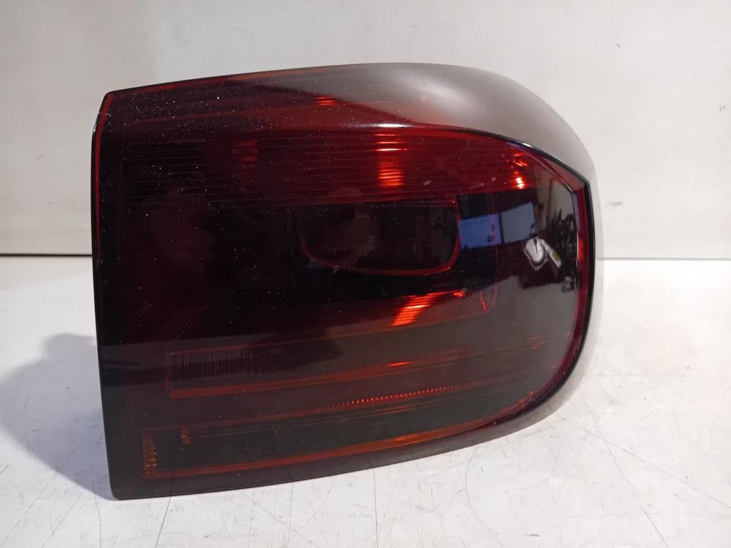 Achterlicht carrosserie rechts Volkswagen Tiguan, Onderdelen@venauto.nl, Van der Ven Autorecycling B.V., Gebruikt, Ettenseweg 76, 4706 PB Roosendaal, The Netherlands