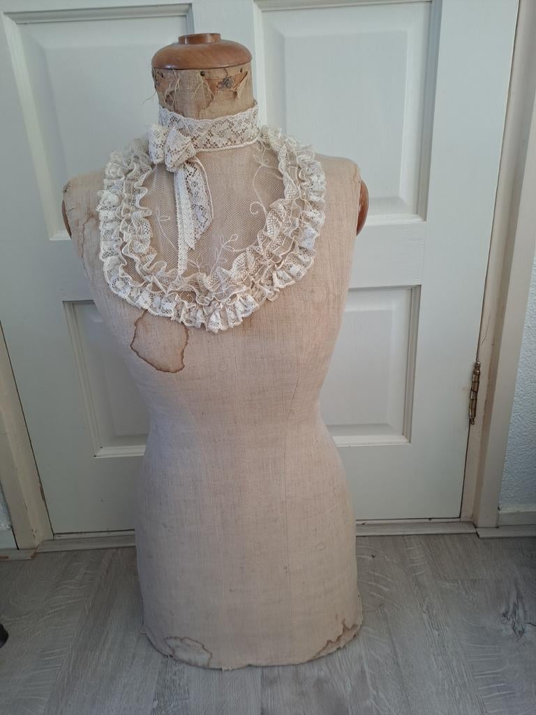 Brocante paspop torso, Ophalen