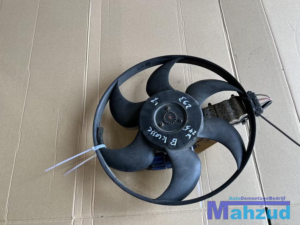 MERCEDES B-KLASSE W245 Koelvin 2005-2011 1137328294, Gebruikt, Mercedes-Benz AG, Mercedes-Benz, Ophalen of Verzenden