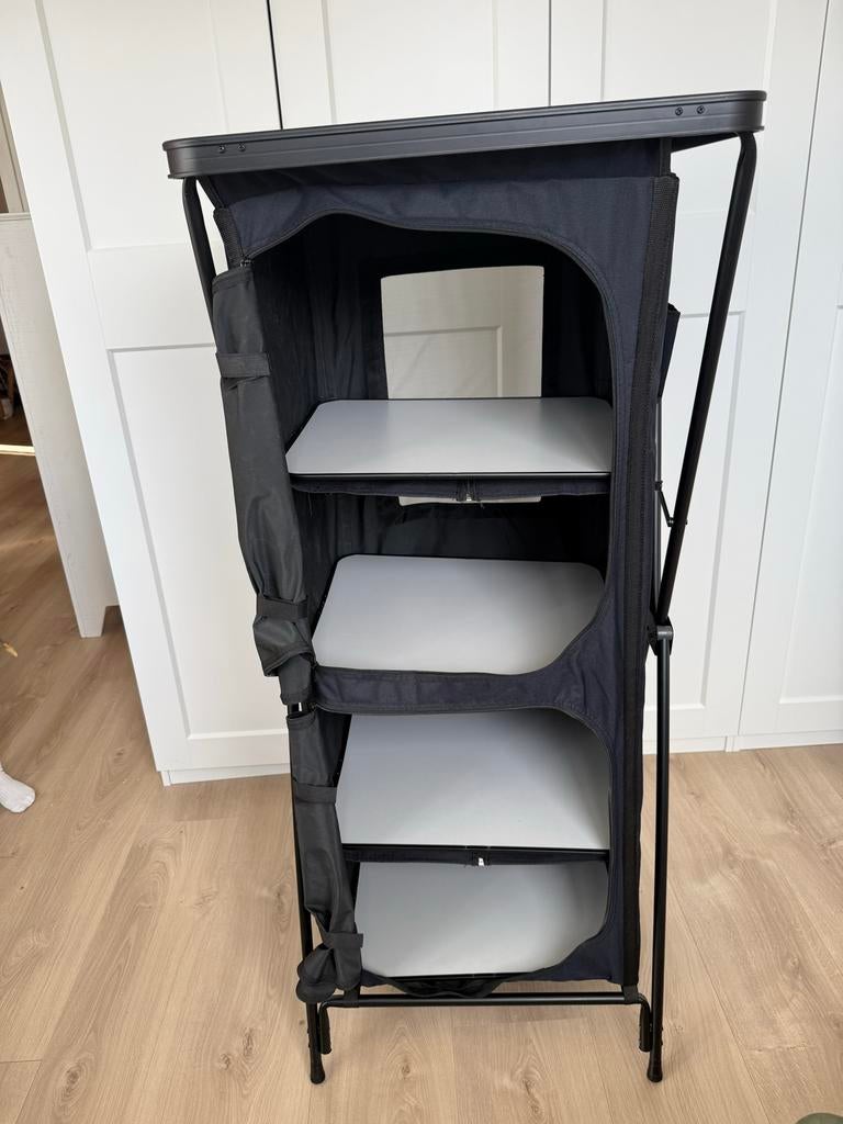 Twee (of 1) Red Wood campingkasten, Ophalen, Zo goed als nieuw