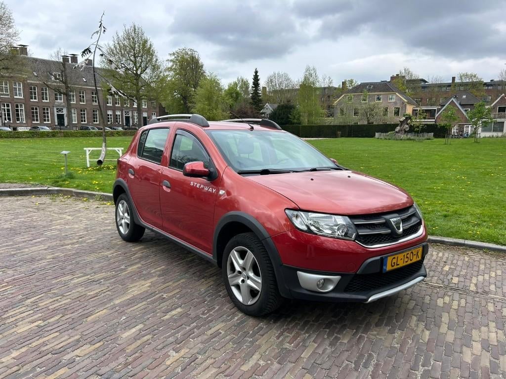 Dacia Sandero Stepway Lauréate 0.9TCe 2015 | 179180 KM, Auto's, Voorwielaandrijving, 898 cc, Stof, 31 €/maand
