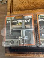 2x grendelsloten, Ophalen, Nieuw, IJzer, Slot