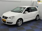 Volkswagen Polo 1.6-16V Comfortline / AIRCO / NAP / NETTE AU, Voorwielaandrijving, 15 km/l, Gebruikt, 4 cilinders