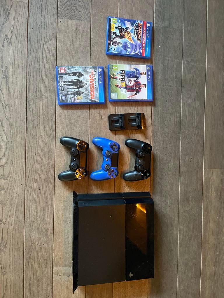 PlayStation 4 Slim- Compleet Pakket, Spelcomputers en Games, Ophalen, Met 3 controllers of meer, Slim, Gebruikt