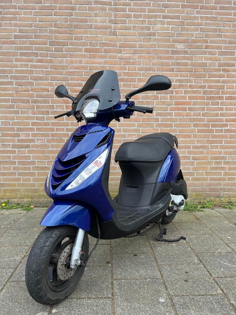 Zip 50cc 4t Brom, Fietsen en Brommers, Ophalen of Verzenden, Zo goed als nieuw, Benzine, Zip