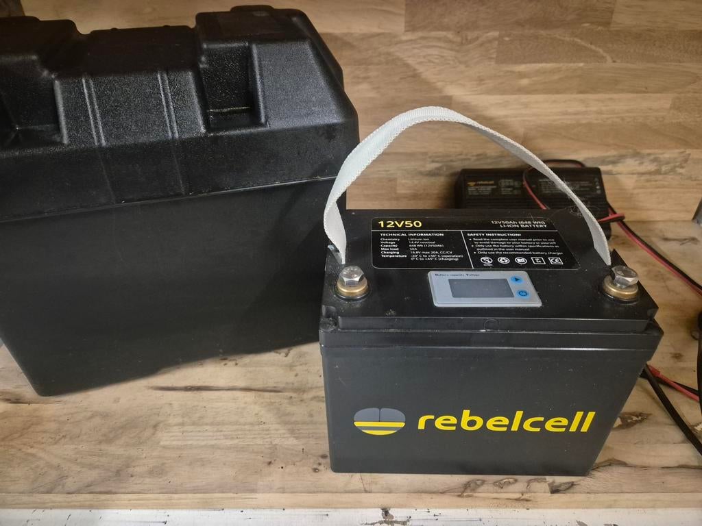 Mooie rebelcell 12volt 50ah accu incl lader!!, Ophalen of Verzenden, Zo goed als nieuw, Overige typen