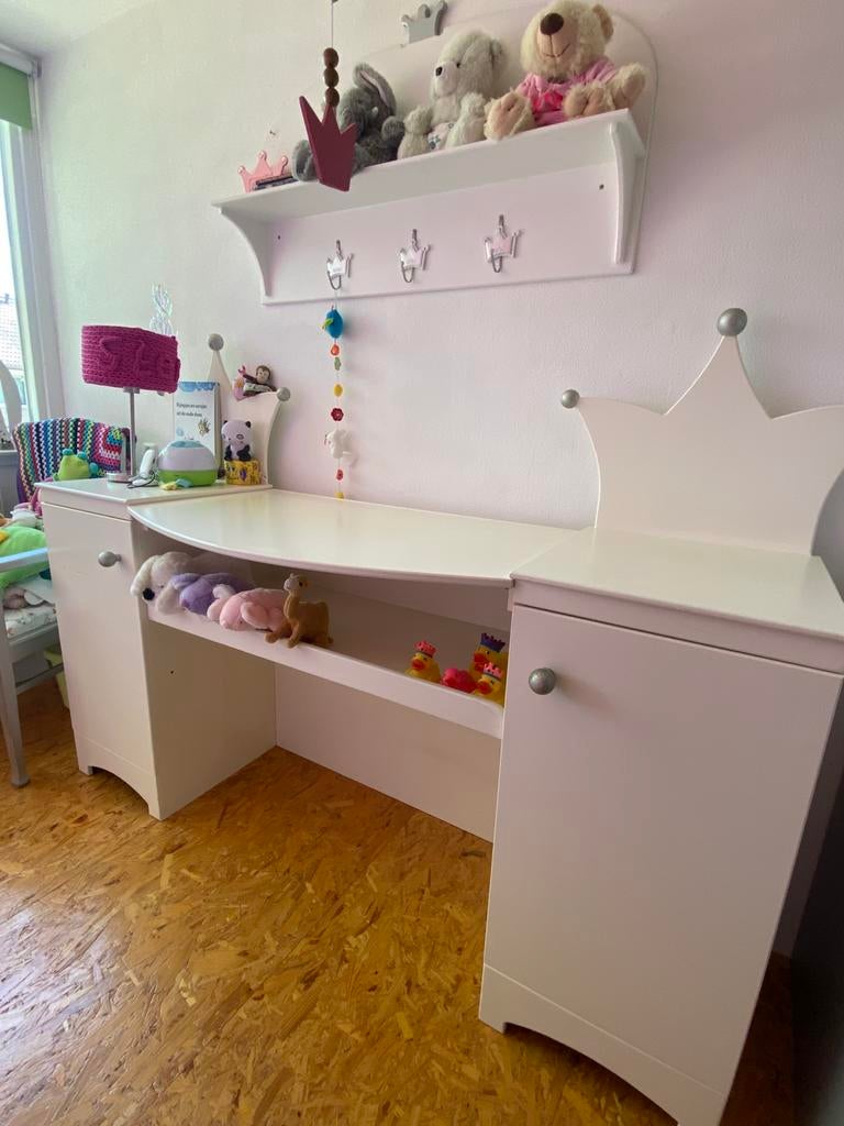 GRATIS Babykamer “ kroontje “ ,wit met zilveren bollen  MDF, Ophalen, Gebruikt, Overige typen