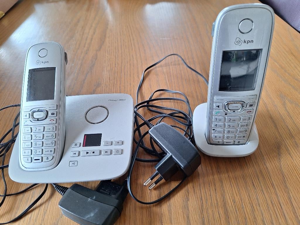 Huistelefoon met antwoordapparaat, Ophalen of Verzenden, Gebruikt, 2 handsets