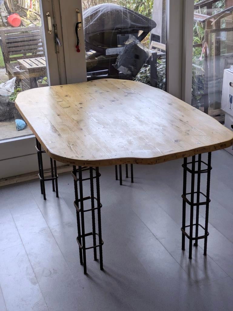 Unieke eettafel 140x95 van grenen en staal, Ophalen, Rechthoekig, Grenenhout, 50 tot 100 cm