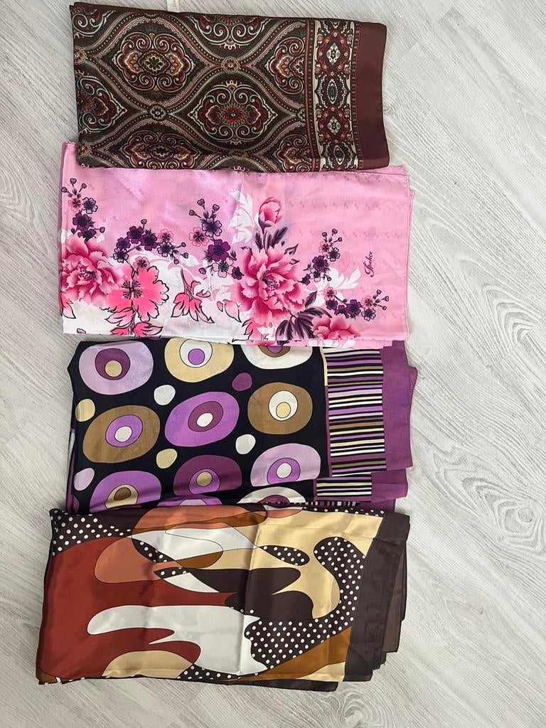 4 stuks satijnen hoofddoeken, Ophalen of Verzenden, Gebruikt