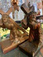2x Jezus draagt kruis/ gips., Ophalen of Verzenden