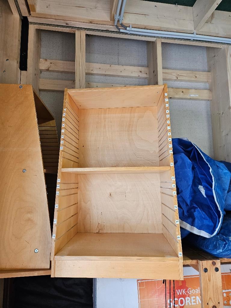 puzzel kast kleuters school, Ophalen, Gebruikt