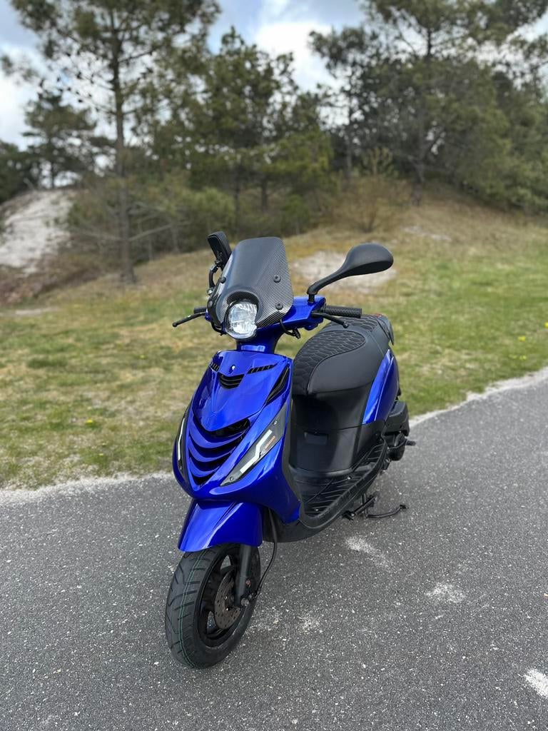 Piaggio zip brom kenteken, Fietsen en Brommers, Scooters | Piaggio, Ophalen of Verzenden, Zo goed als nieuw, Benzine, Zip