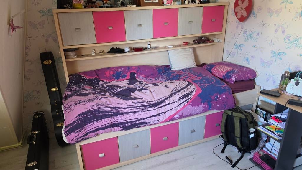 Meisjes kinderkamer - bed met kledingkast, Kinderen en Baby's, Kinderkamer | Bedden, Ophalen, 85 tot 100 cm, Kids, Rua 197