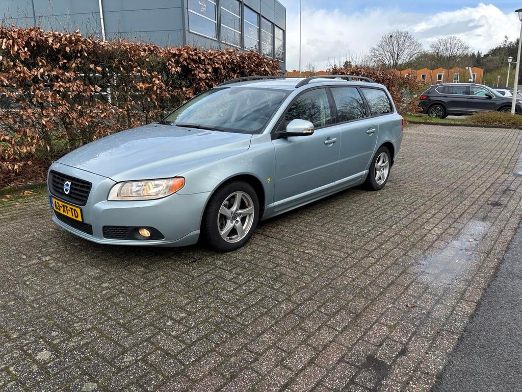 Volvo V70 2.4 D5 136KW 2007 Blauw, Auto's, Volvo, Voorwielaandrijving, 15 km/l, 1800 kg, Blauw