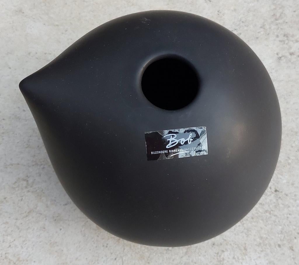 Zwarte vaas Bird van Bob, Bijzondere Binnenhuisaccessoire, Huis en Inrichting, Woonaccessoires | Vazen, Ophalen of Verzenden, Zwart