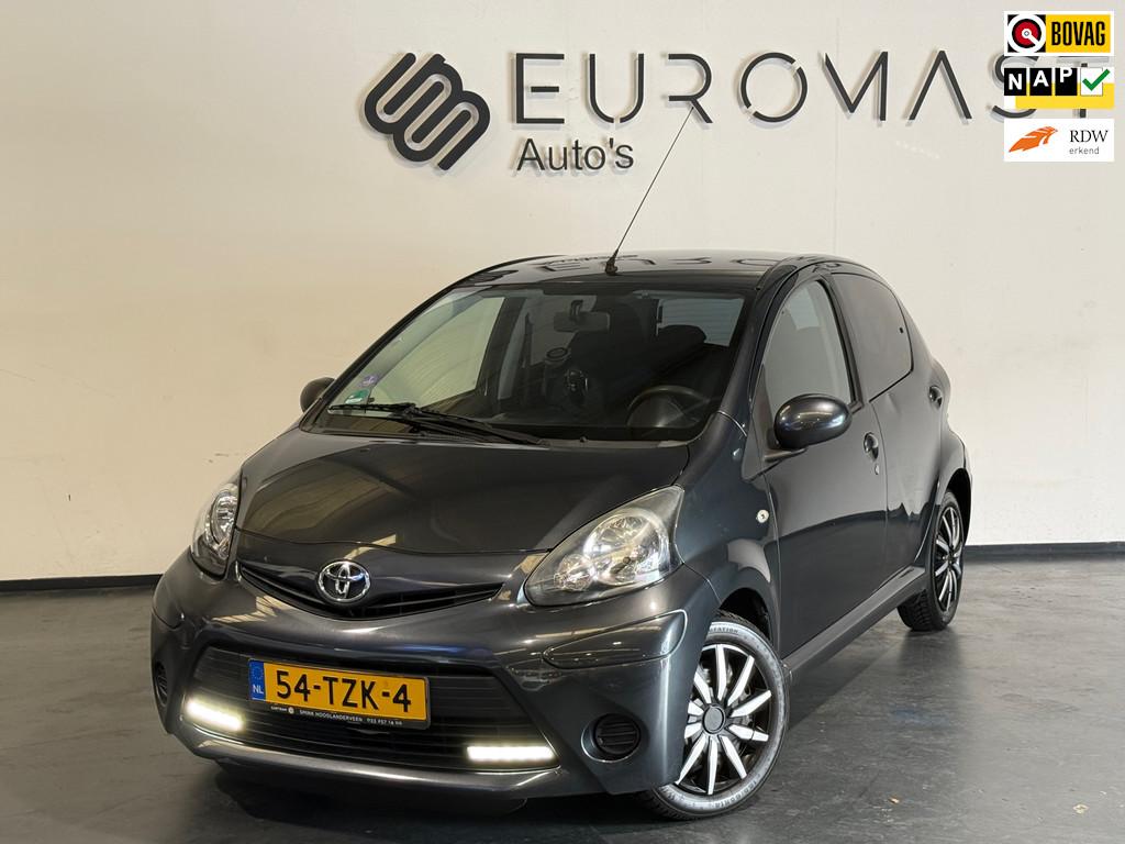 Toyota Aygo Gereserveerd!, Voorwielaandrijving, Euro 5, Stof, Gebruikt