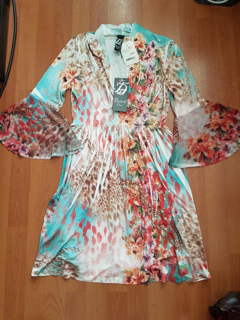 Schitterende kleurrijke jurk met steentjes van Dutch Diva S, Kleding | Dames, Nieuw, Ophalen of Verzenden, Roze, Maat 36 (S)