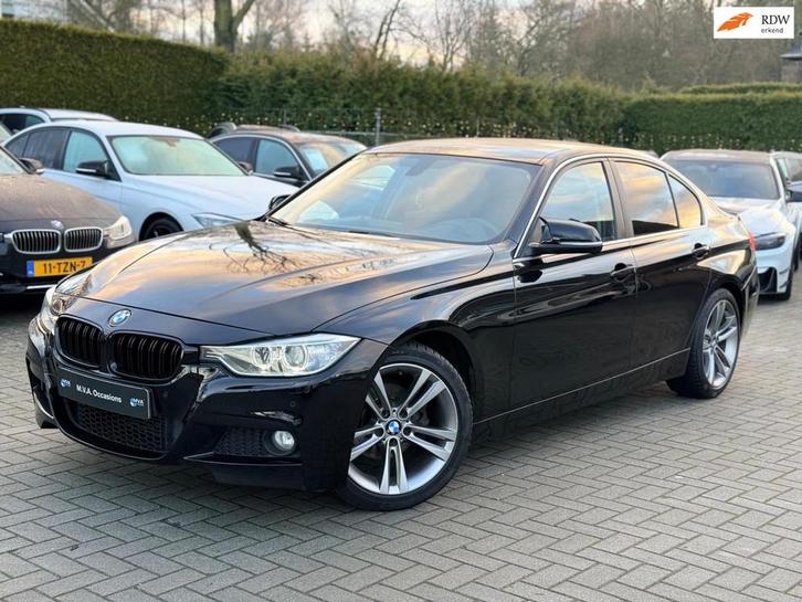 BMW 3-serie 320i High Executive M Sportpakket|Leder|18 inch|, Auto's, BMW, Bedrijf, Te koop, 3-Serie, ABS, Airbags, Airconditioning
