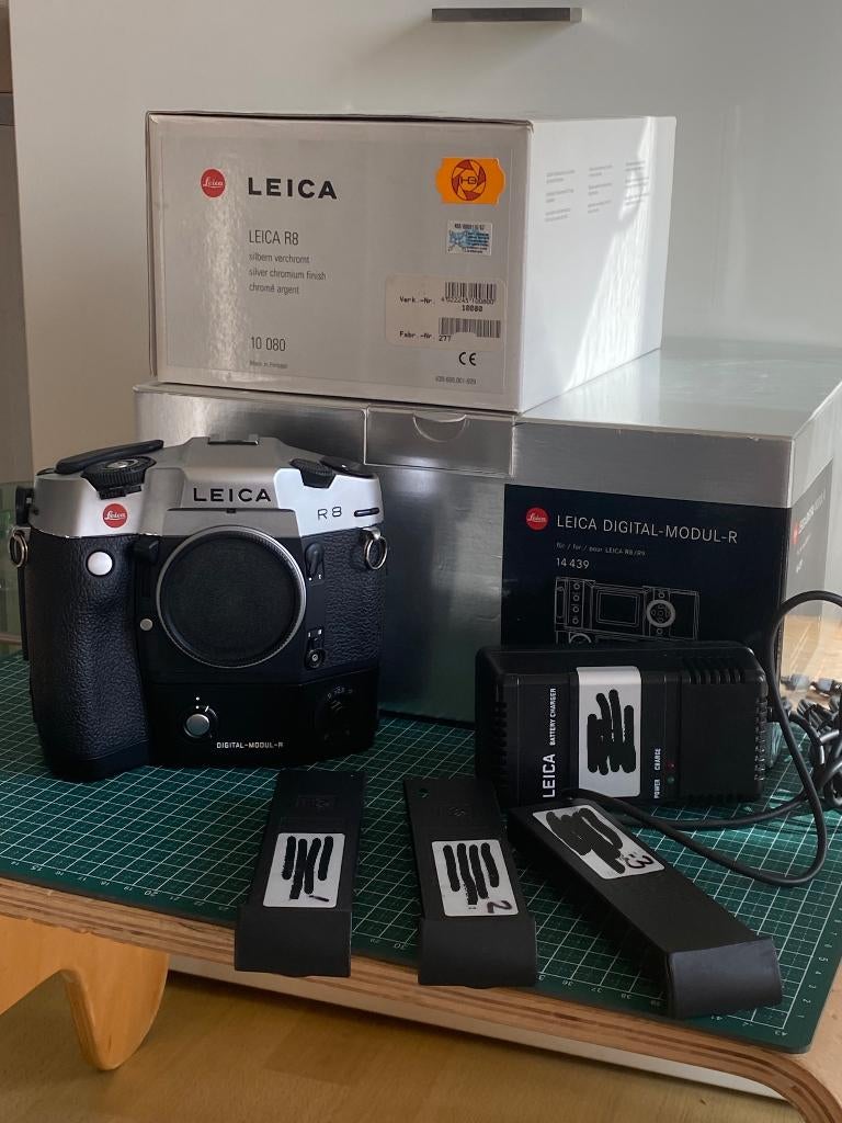 Leica R8 + DMR module + 3 Leica batt, Gebruikt, Spiegelreflex, 10 Megapixel, Ophalen of Verzenden