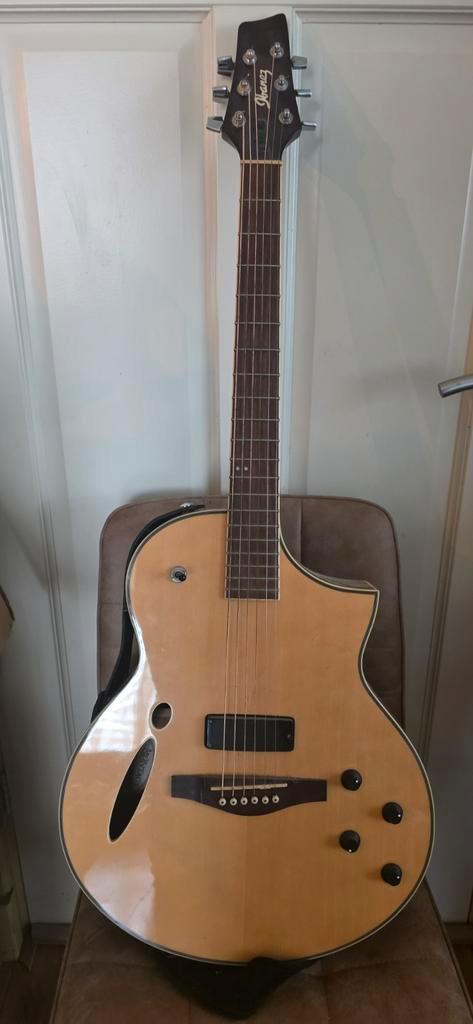 Ibanez Montage MSC350-NT: Gitaar met Ingebouwde Distortion!, Muziek en Instrumenten, Snaarinstrumenten | Gitaren | Akoestisch