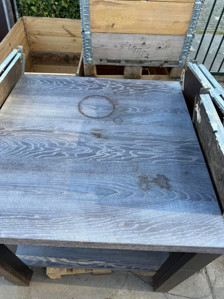 Gratis - presentatie tafel 110x110cm, Ophalen, Gebruikt, Vierkant, Hout