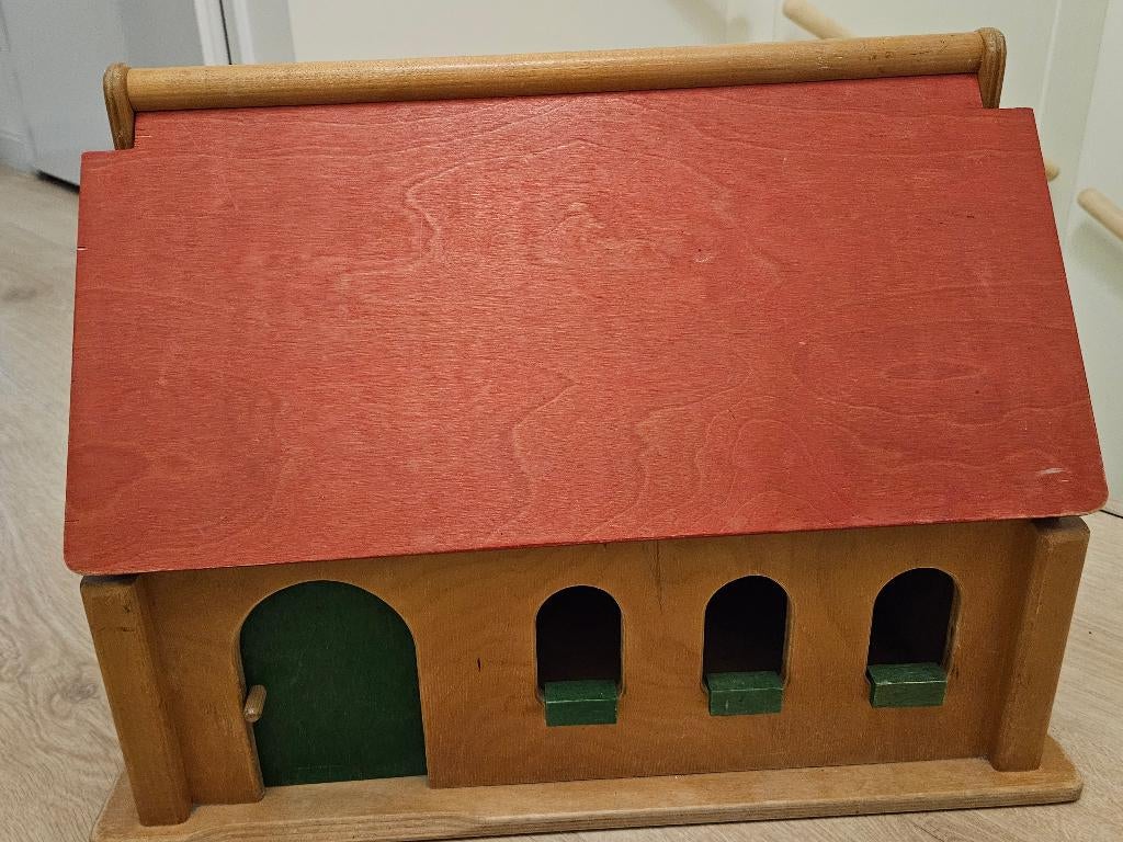 Montessori houten boerderij stal met open dak, Kinderen en Baby's, Speelgoed | Houten speelgoed, Ophalen, Gebruikt, Overige typen