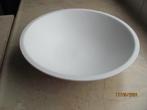 NIEUWSTAAT wit ronde SCHAAL aardewerk KOM doorsnede ø 34 cm, Schaal, Rond, Ophalen of Verzenden, Zo goed als nieuw