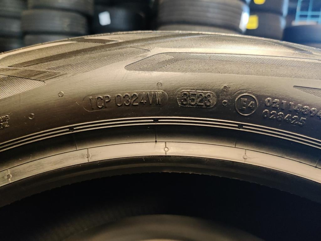4x 235/50R19 Continental Demo Zomerbanden, Auto-onderdelen, 19 inch, Info@continental.nl, Ophalen of Verzenden, 235 mm