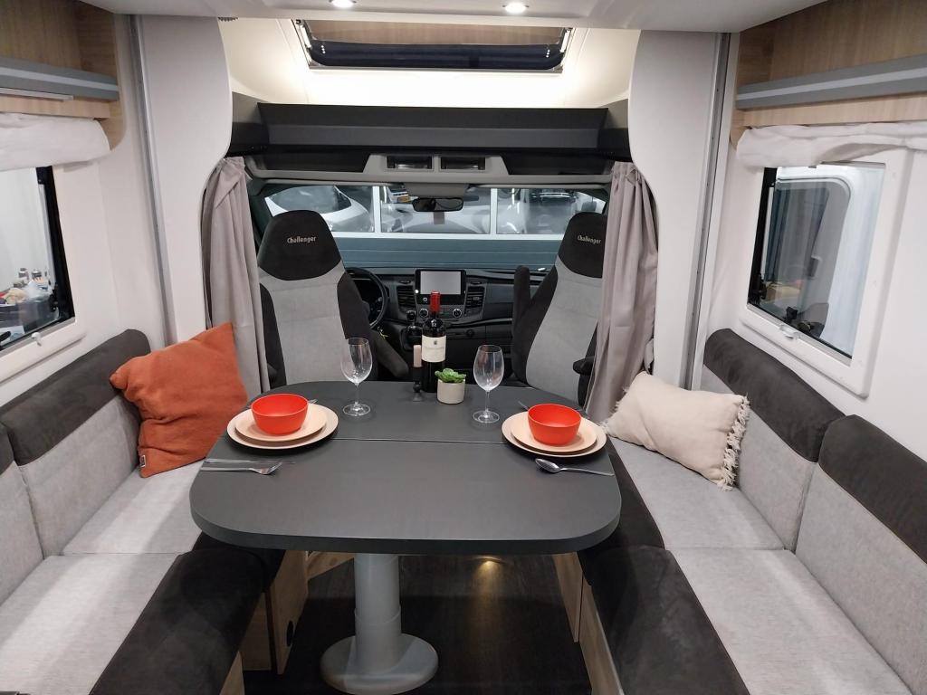 Challenger Start Edition 260 + solair + face to face zit !!!, Niet ingevuld, Ringverwarming, Ford, 7 tot 8 meter