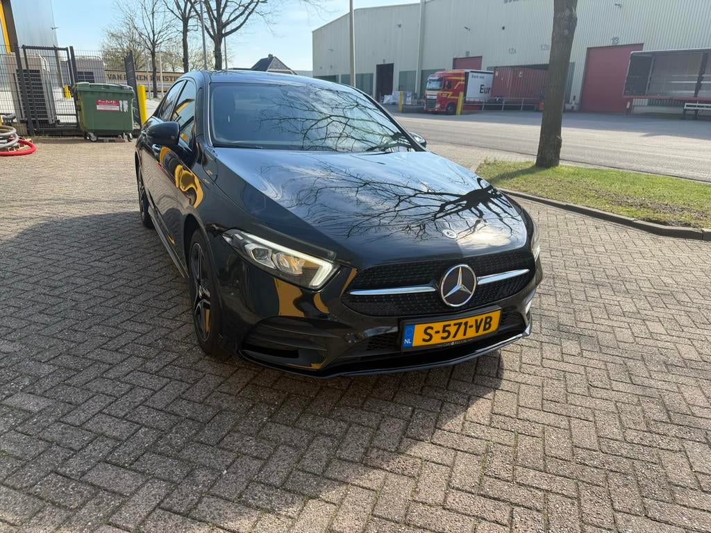 Mercedes-Benz A-Klasse A 250 e 218pk 8G-DCT 2021 Zwart, Auto's, 160 pk, Zwart, Plug-in hybride, Hybride Elektrisch/Benzine