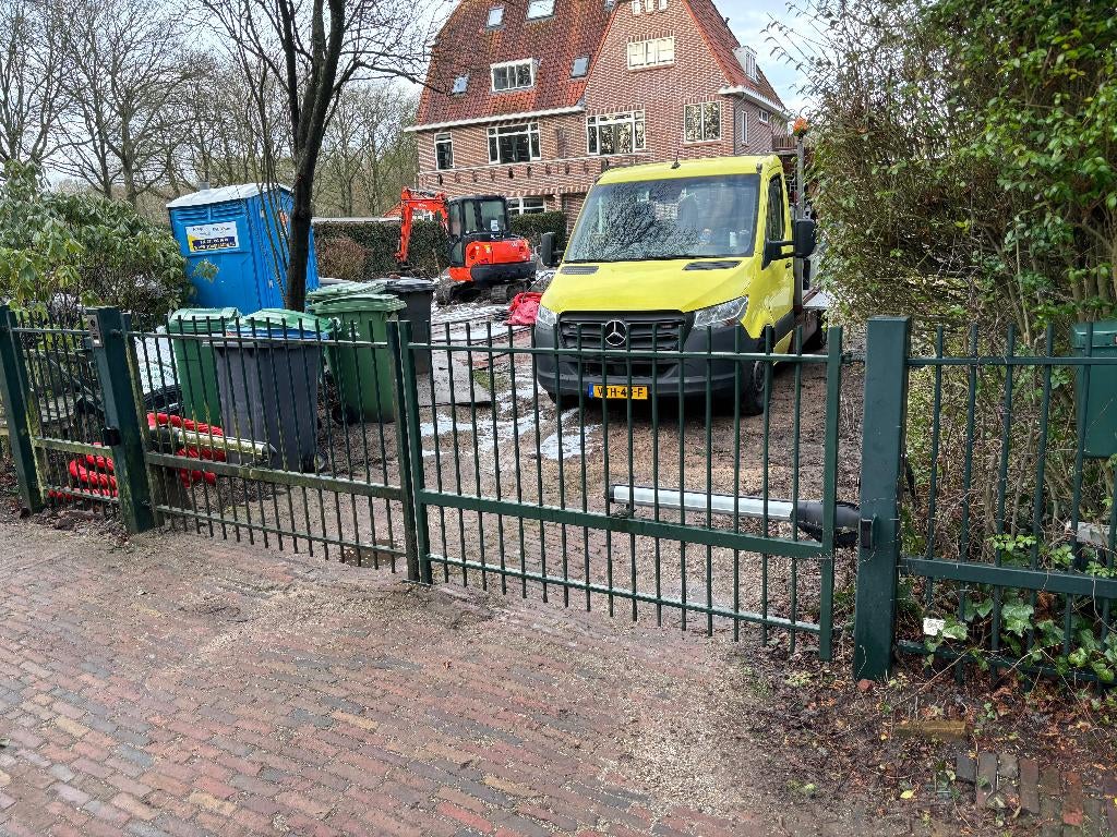 Automatisch poort (van Rooijen hekwerken) + Doorbird, Tuin en Terras, Tuinhekken en Hekwerk, Ophalen, Met poort, Gebruikt, Spijlenhekwerk