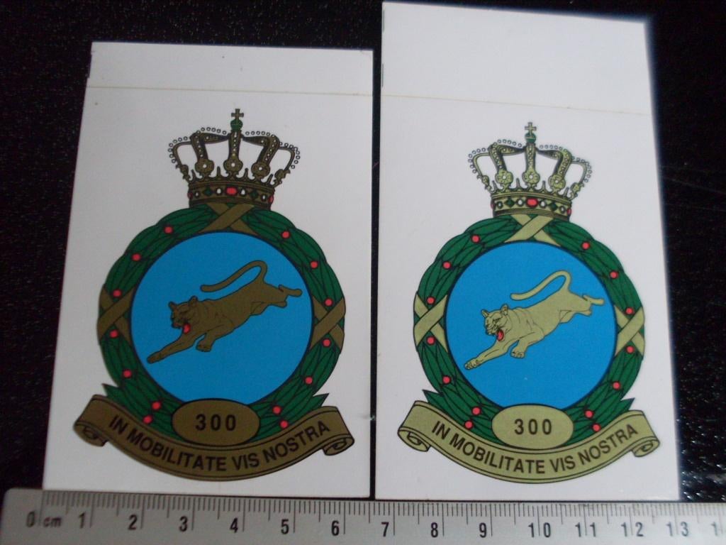 2x sticker squadron 300 in mobilitate vis nostra logo leger, Verzenden, Zo goed als nieuw, Bedrijf of Vereniging