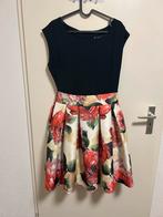 Leuk jurkje maat M / 38 met bloemenprint, Kleding | Dames, Jurken, Maat 38/40 (M), Zwart, Ophalen of Verzenden, Zo goed als nieuw