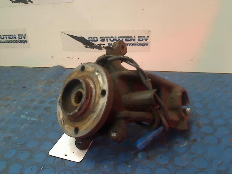 Fusee Rechts Voor Peugeot 2008 (CU) (2013-03/2018-12), Kontakt-peugeot@peugeot.com, Gebruikt, Peugeot Deutschland GmbH, Bahnhofsplatz, Rüsselsheim 65423, , Duitsland