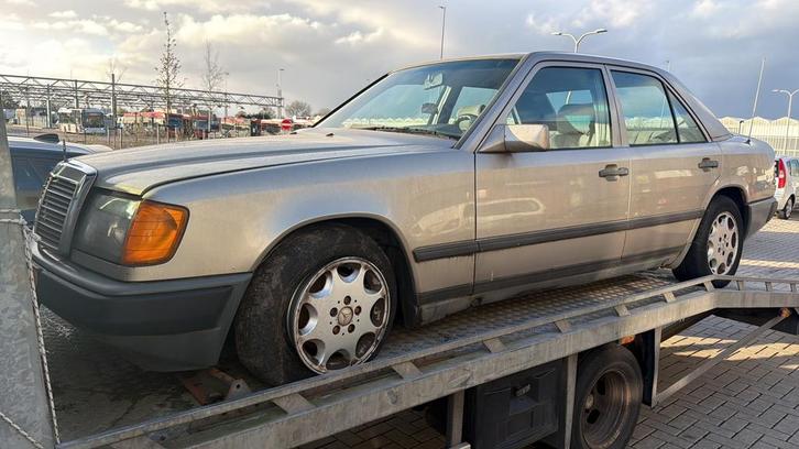 Mercedes-Benz 200-Serie AIRCO 3.0 300 E AUT K6 1988 Grijs, Auto's, Mercedes-Benz, Bedrijf, 200-Serie, ABS, Airbags, Airconditioning