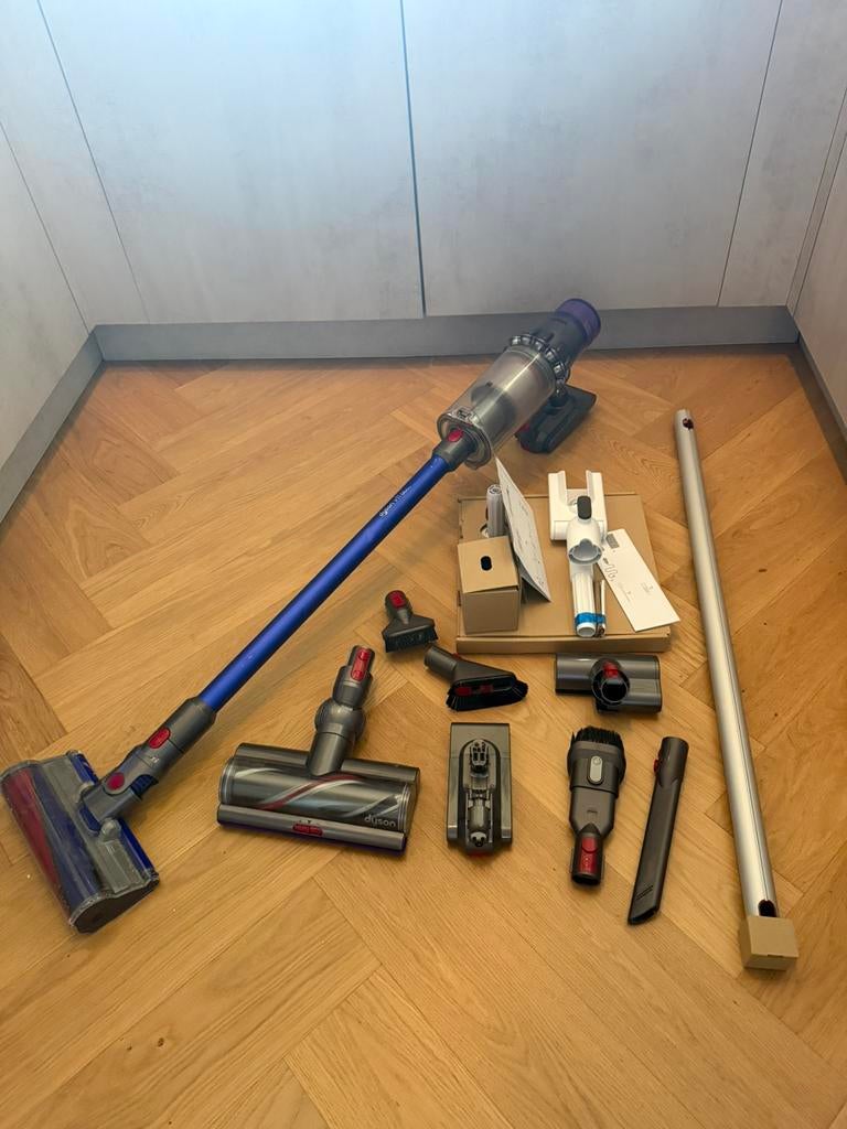 Dyson V11 Absolute, Ophalen, Gebruikt, Reservoir, Stofzuiger