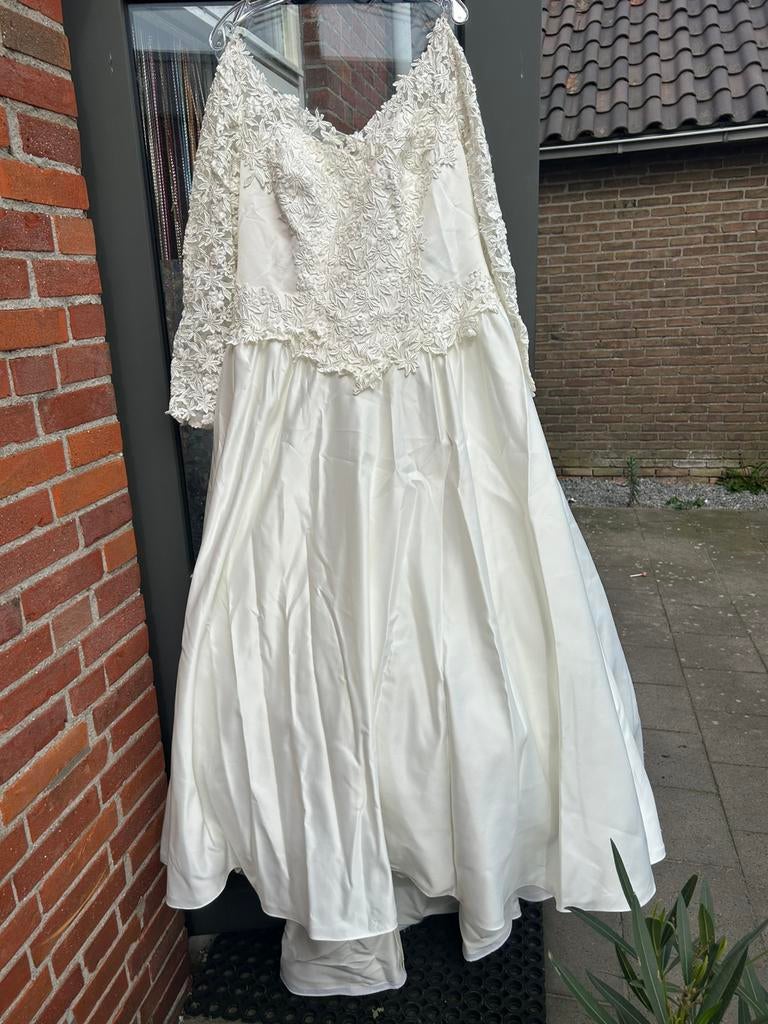 Bruidsjurk voor bruid met beperkt budget, Ophalen of Verzenden, Zo goed als nieuw, Overige kleuren, Trouwjurk