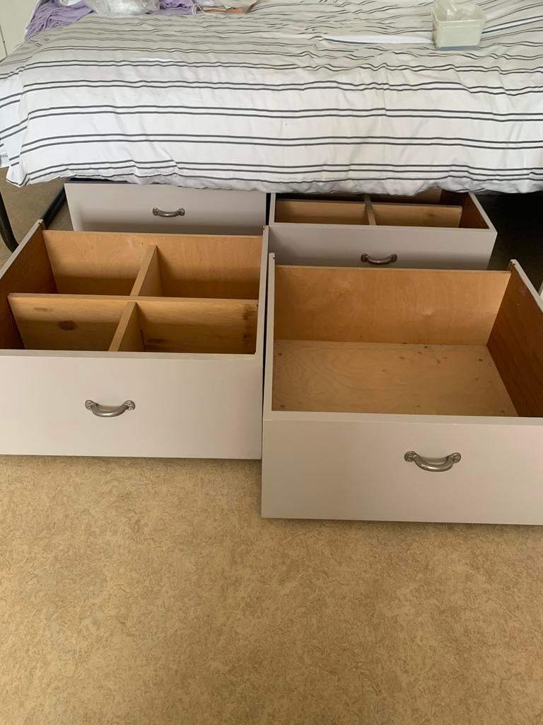4 houten bakken op wieltjes., Huis en Inrichting, Woonaccessoires | Kisten, Ophalen, Minder dan 50 cm, Gebruikt, 50 tot 100 cm