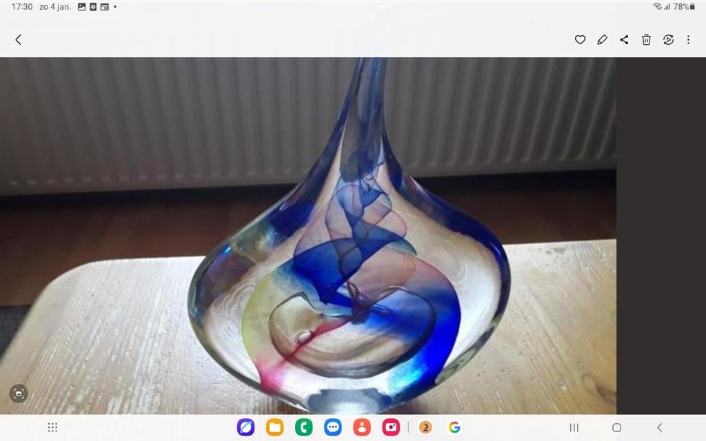 Glas sier mooi blauw
22 cm hoog
16 cm breed
40 euro Ophalen, Antiek en Kunst, Ophalen of Verzenden