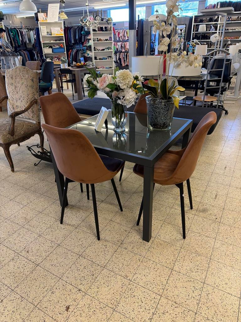 Moderne eettafel met glazen blad en 4 stoelen, Huis en Inrichting, Tafels | Eettafels, Ophalen, Gebruikt, 100 tot 150 cm, Kingloop