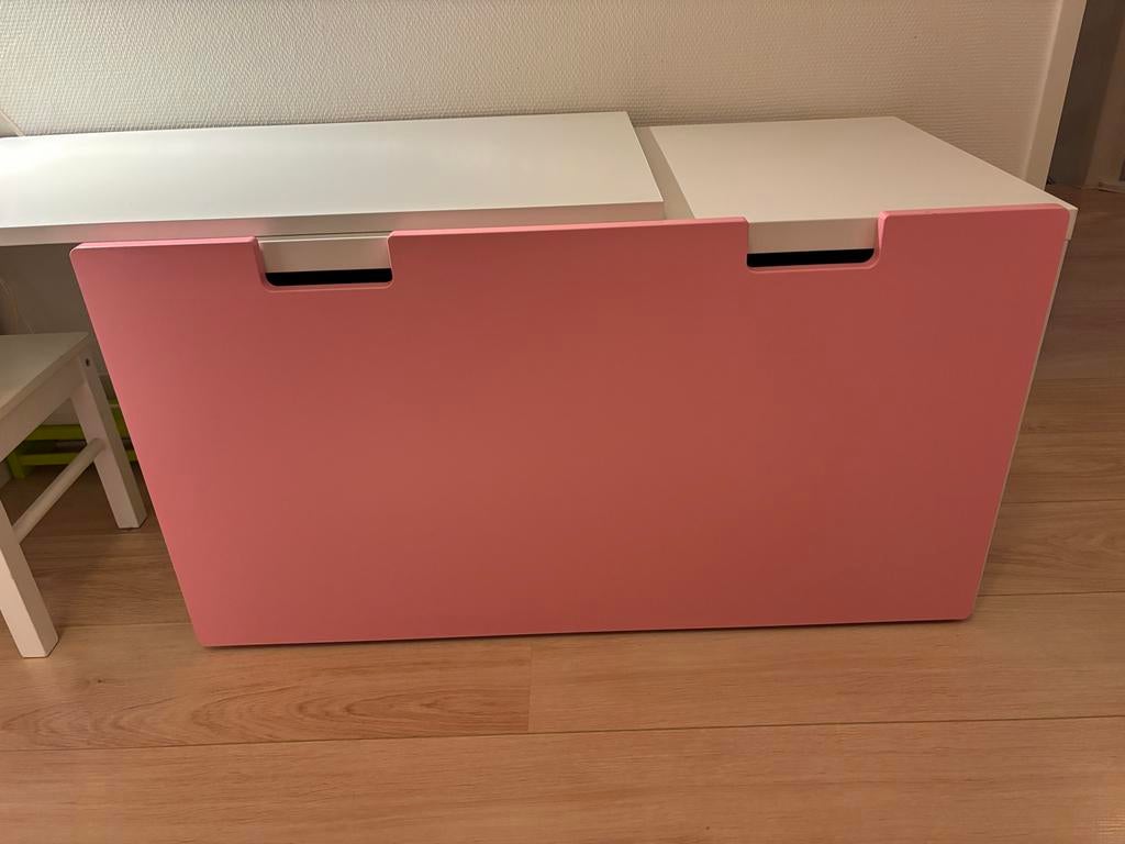 IKEA Stuva bureau met roze lade - 2 stuks beschikbaar, Ophalen, Gebruikt, Tafel