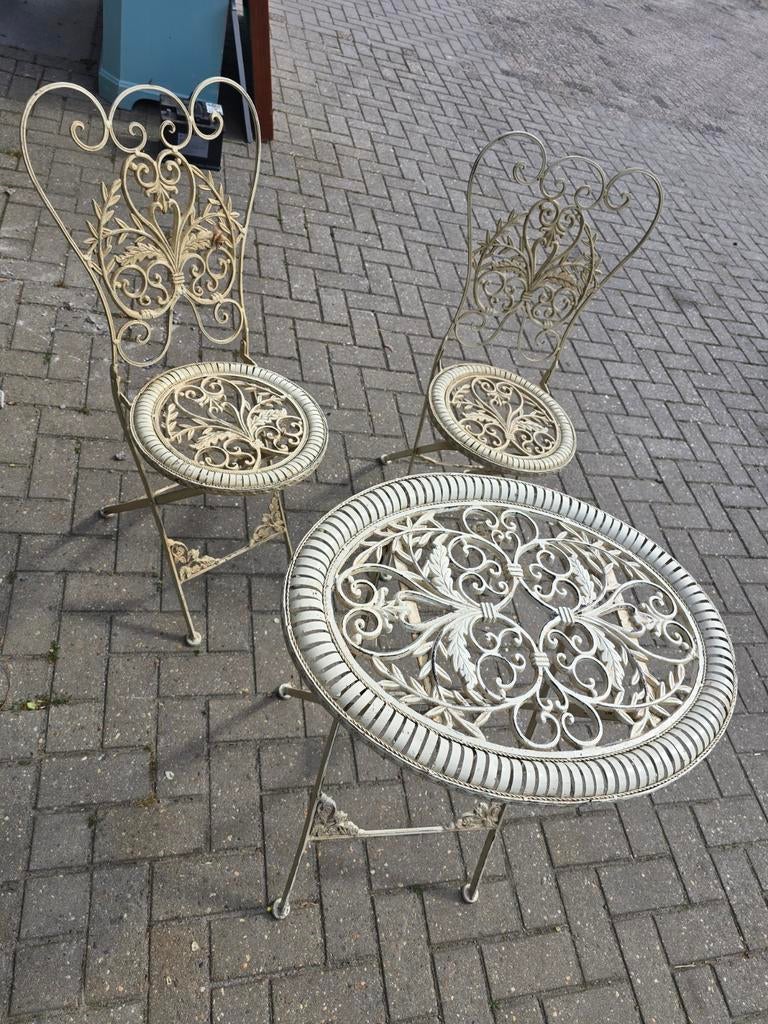 Inklapbare bistroset - 2 stoelen en tafel, Ophalen of Verzenden, Gebruikt, Ovaal, Metaal