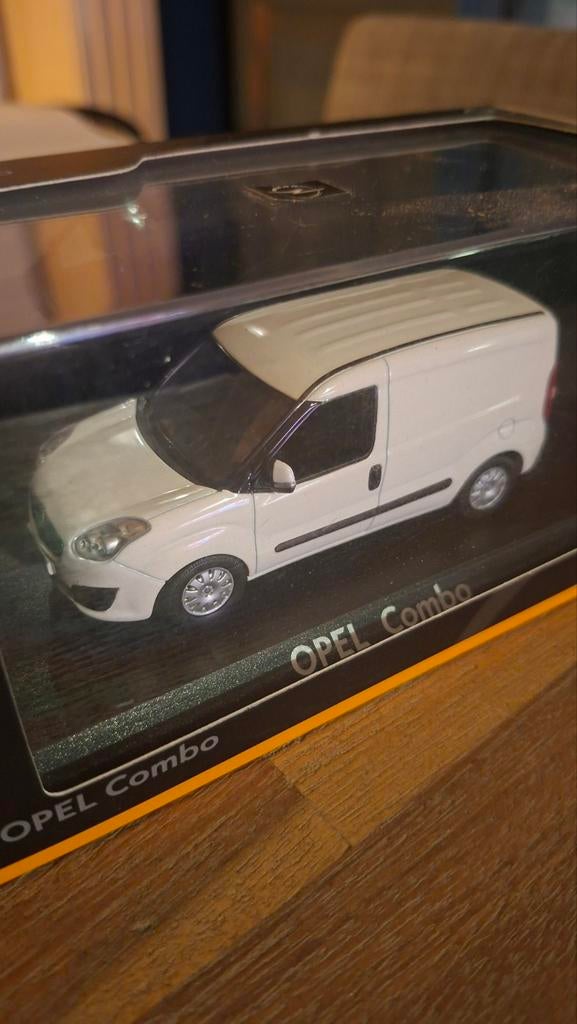Modelauto Opel Combo - Nieuw in doosje, Ophalen of Verzenden, Nieuw, Bus of Vrachtwagen