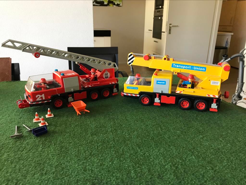 2 Playmobil oude brandweerauto’s uit 1981, Ophalen of Verzenden, Gebruikt, Los playmobil