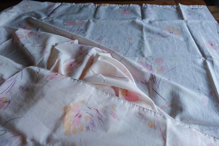 zacht roze douche gordijn van mooie kwaliteit, Huis en Inrichting, Stoffering | Gordijnen en Lamellen, Zo goed als nieuw, 150 tot 200 cm