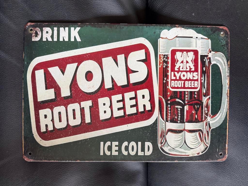 Vintage Lyons Root Beer Metalen Reclamebord 30 bij 20, Ophalen of Verzenden, Gebruikt, Reclamebord