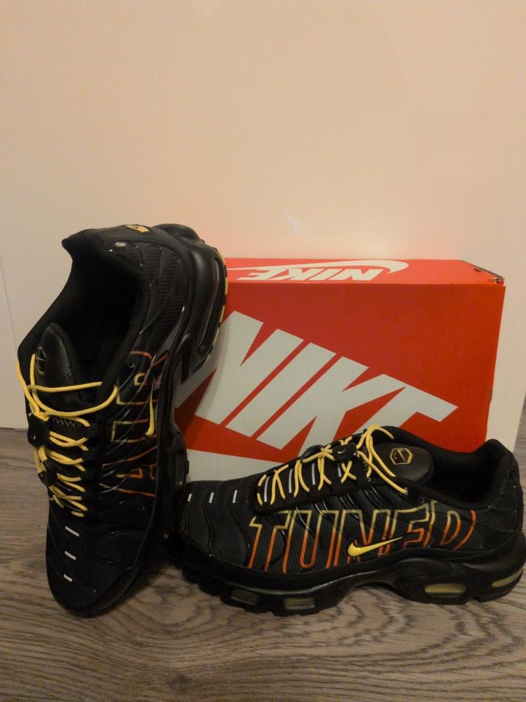 Nike Air Max Plus TN Zwart/Oranje - Nieuw Maat 45, Zwart, Nike, Nieuw, Ophalen of Verzenden