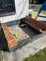 Houten zandbak met deksel en zitjes, Ophalen, Gebruikt